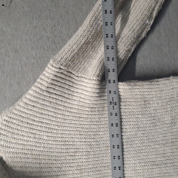 Cozy Black and Cream Nine West Turtleneck Sweaters. Size M - Picture 6 of 6